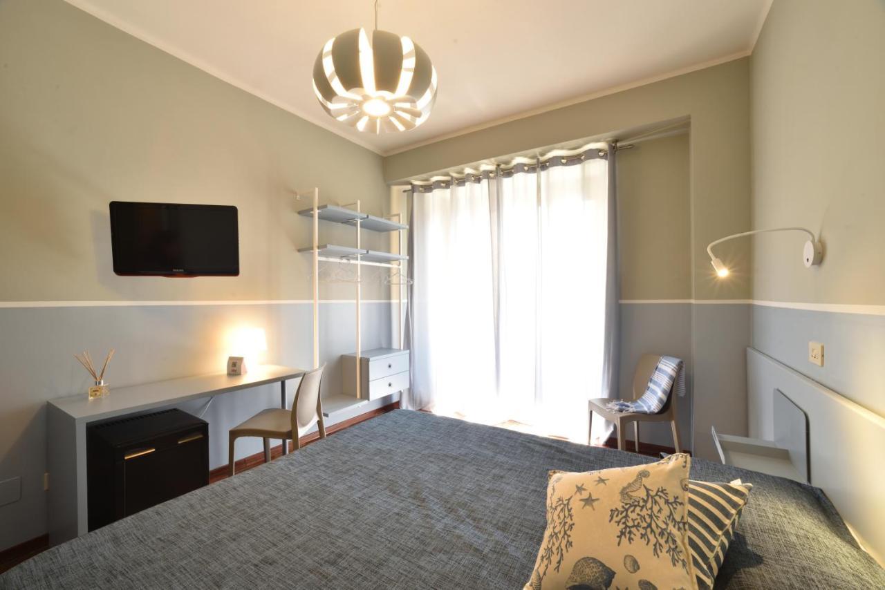 Hotel Bristol Алассіо Екстер'єр фото