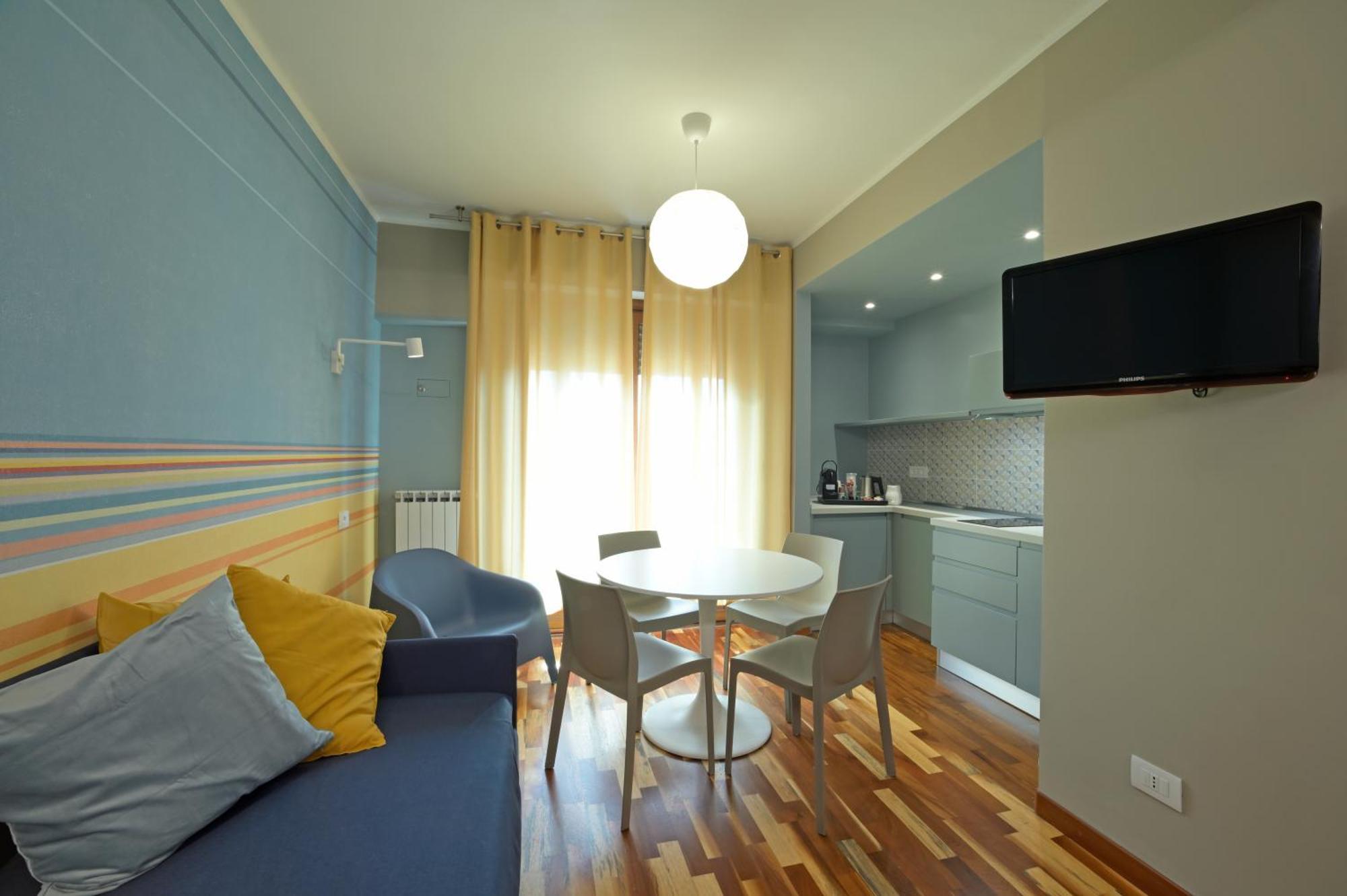 Hotel Bristol Алассіо Екстер'єр фото