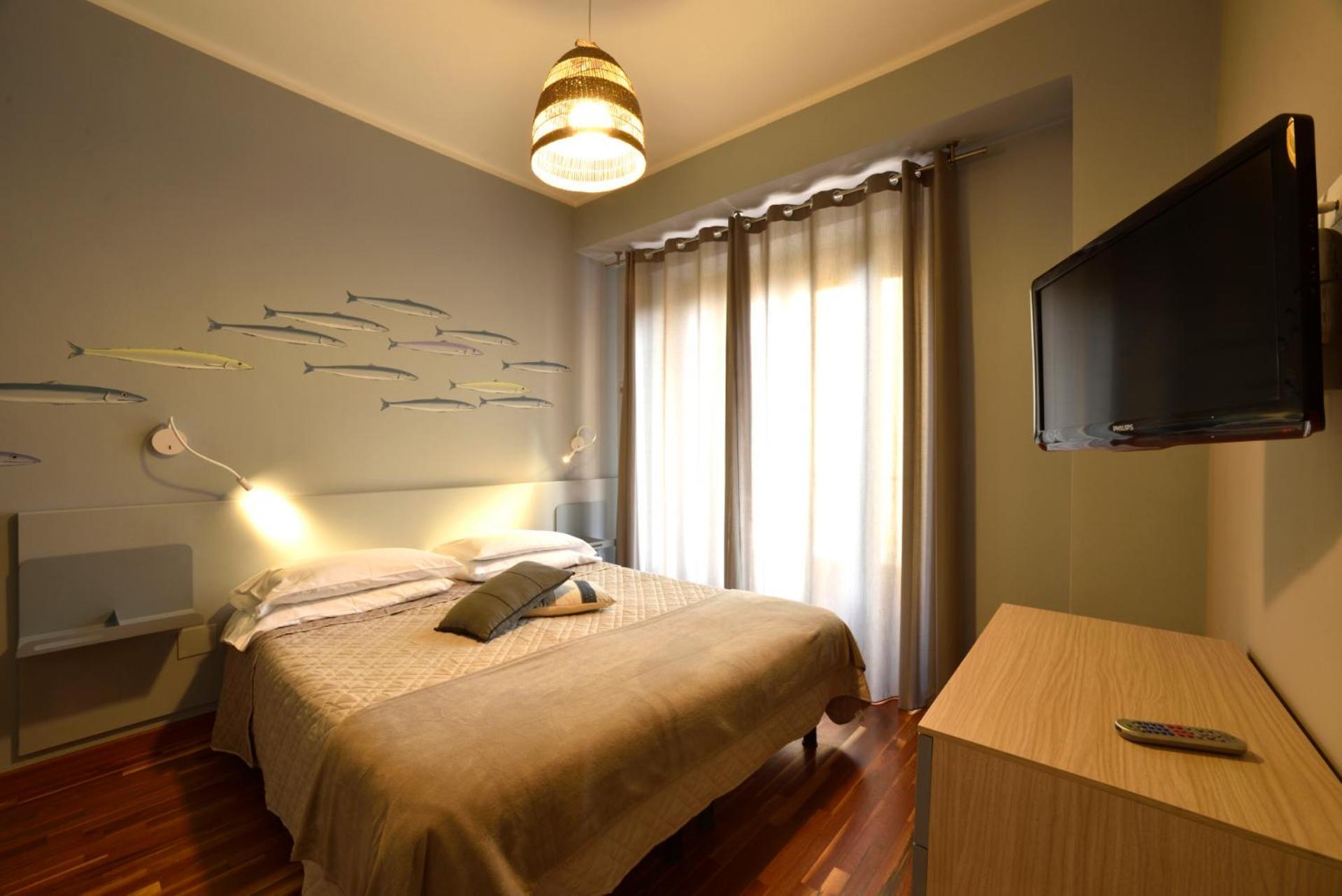 Hotel Bristol Алассіо Екстер'єр фото